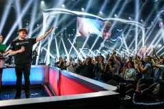 Rookie电竞传奇：沙皇禁军之墙一推四，28岁老将实力霸屏